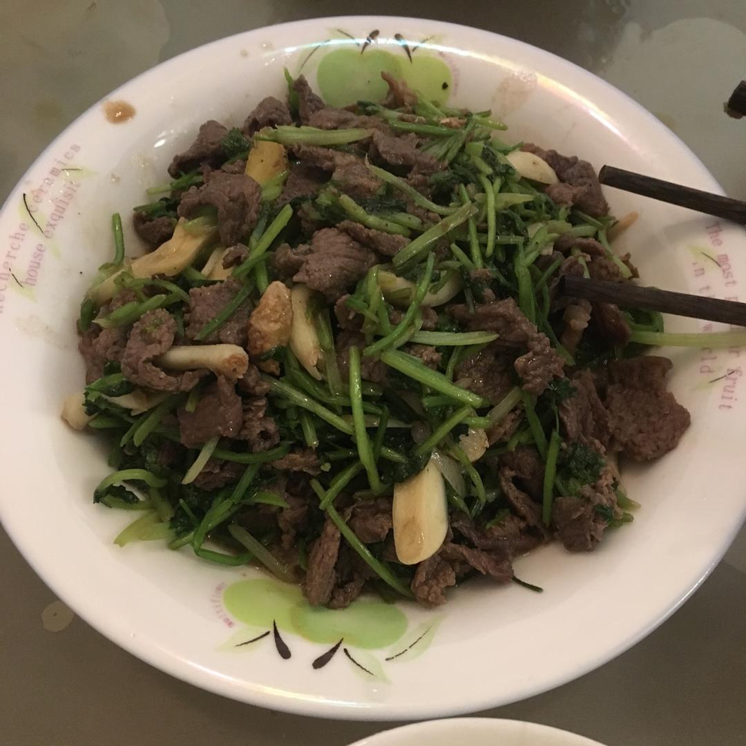 香菜炒牛肉（附菜根香做法）