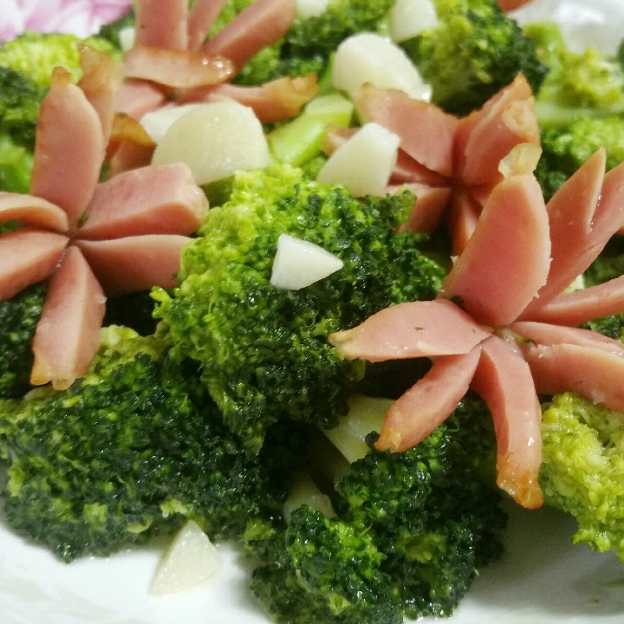 蒜香西兰花炒脆皮肠