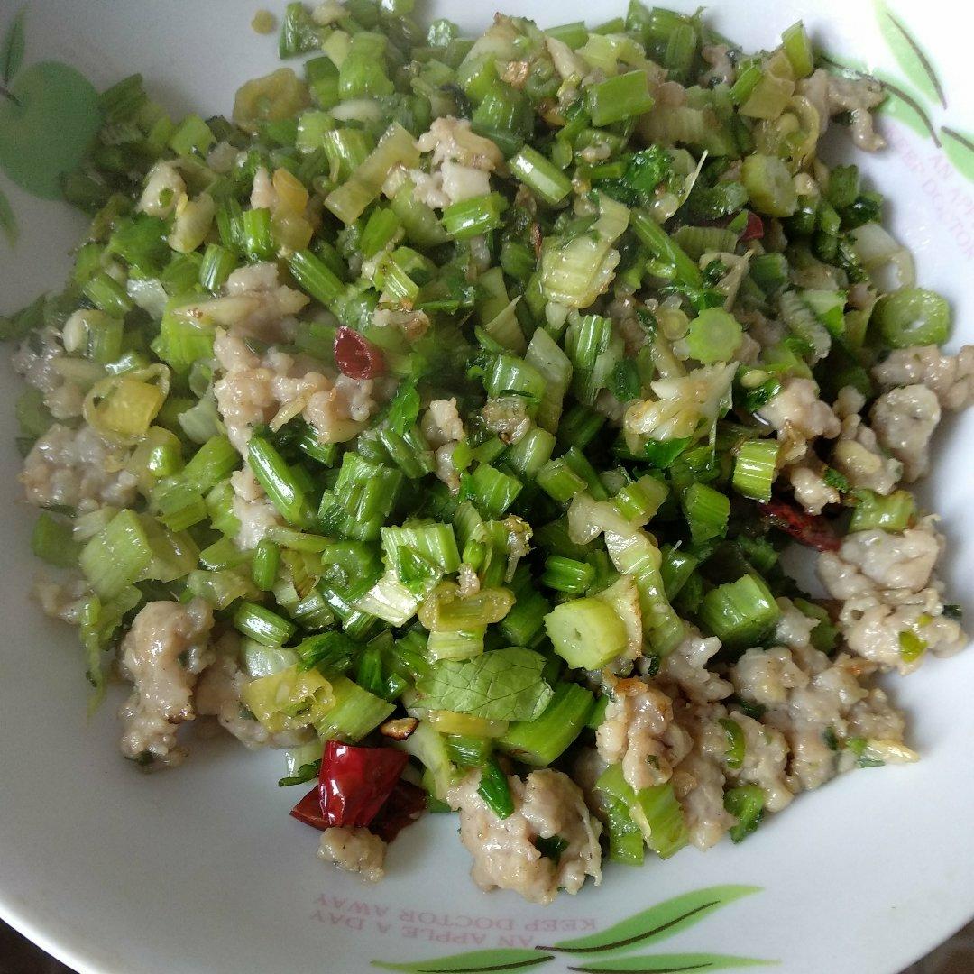 芹菜牛肉末「下饭神器」