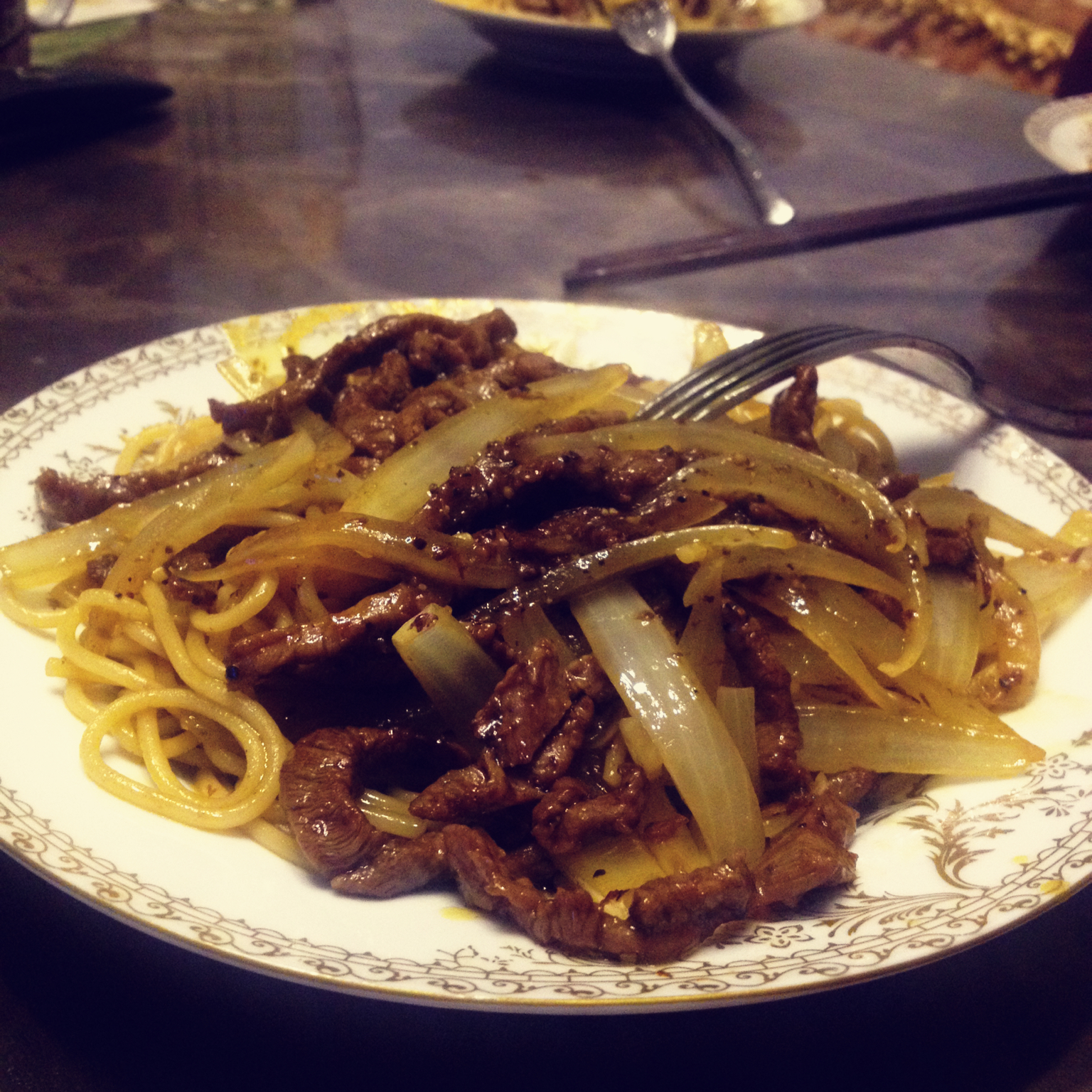 黑椒牛柳炒意面