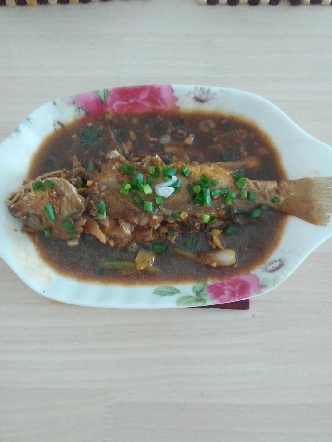 红烧黄鱼—鱼皮不破的小窍门