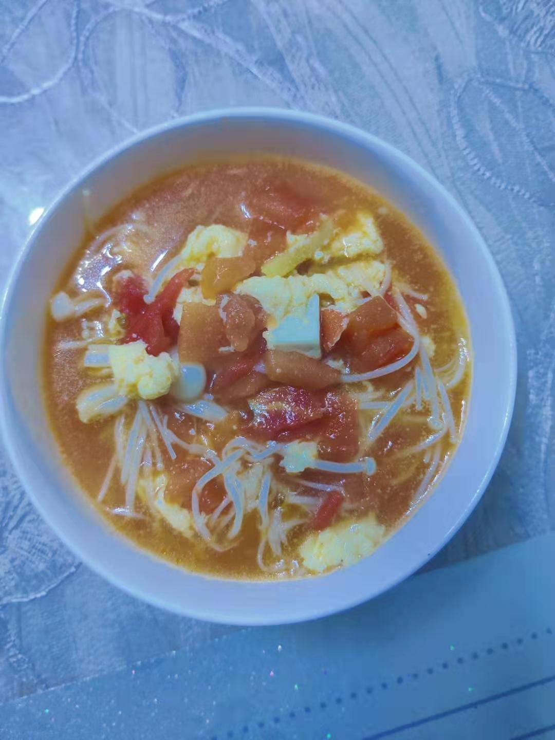 豆腐海鲜蘑菇汤