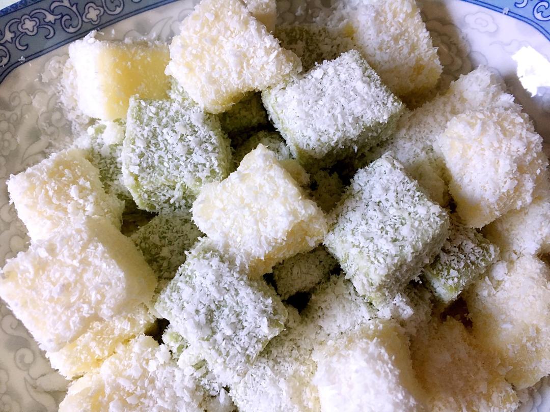 椰丝牛奶小方糕