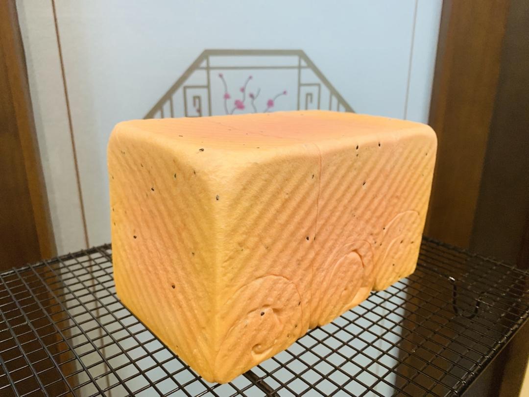 少女心满满的火龙果手撕吐司