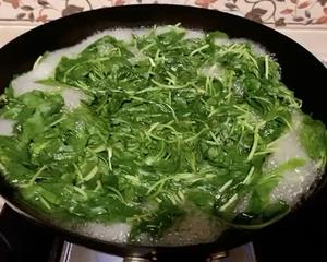 茭白肉丝炒马兰头              马兰头炒年糕的做法 步骤7