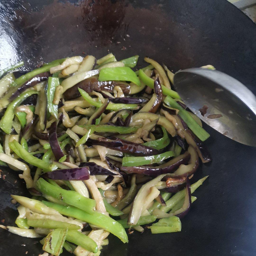 青椒炒茄子