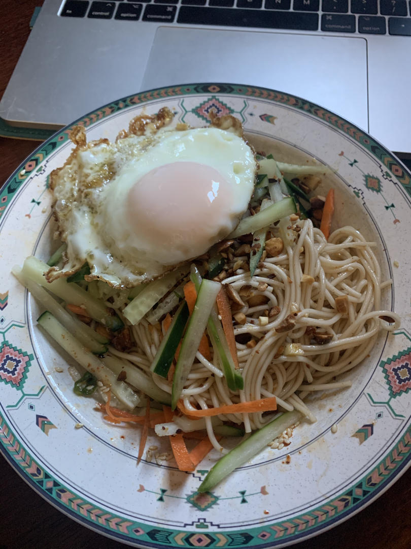 十分钟做好一盘开胃凉拌面～太好吃啦