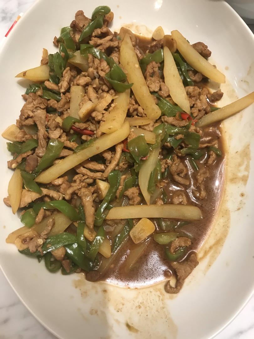 巨下饭的尖椒肉丝好吃得一碗接一碗