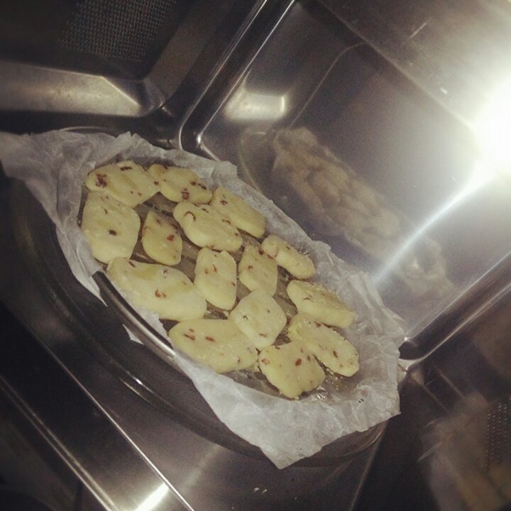 塔莎杜朵做的超简单蔓越莓饼干(免烤微波炉版)