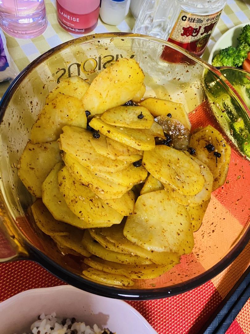 兰州风味麻辣土豆片（又名：通渭路土豆片、马三洋芋片）