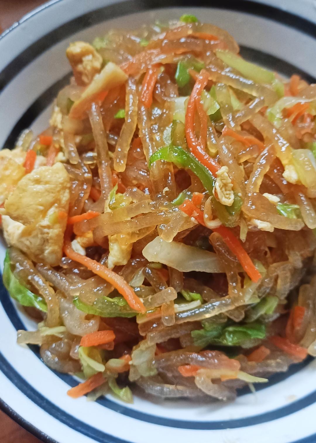 包菜炒红薯粉