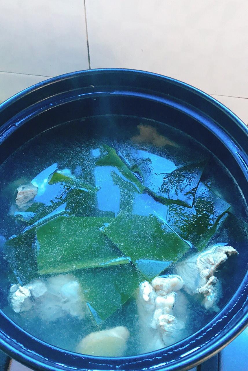 海带排骨汤