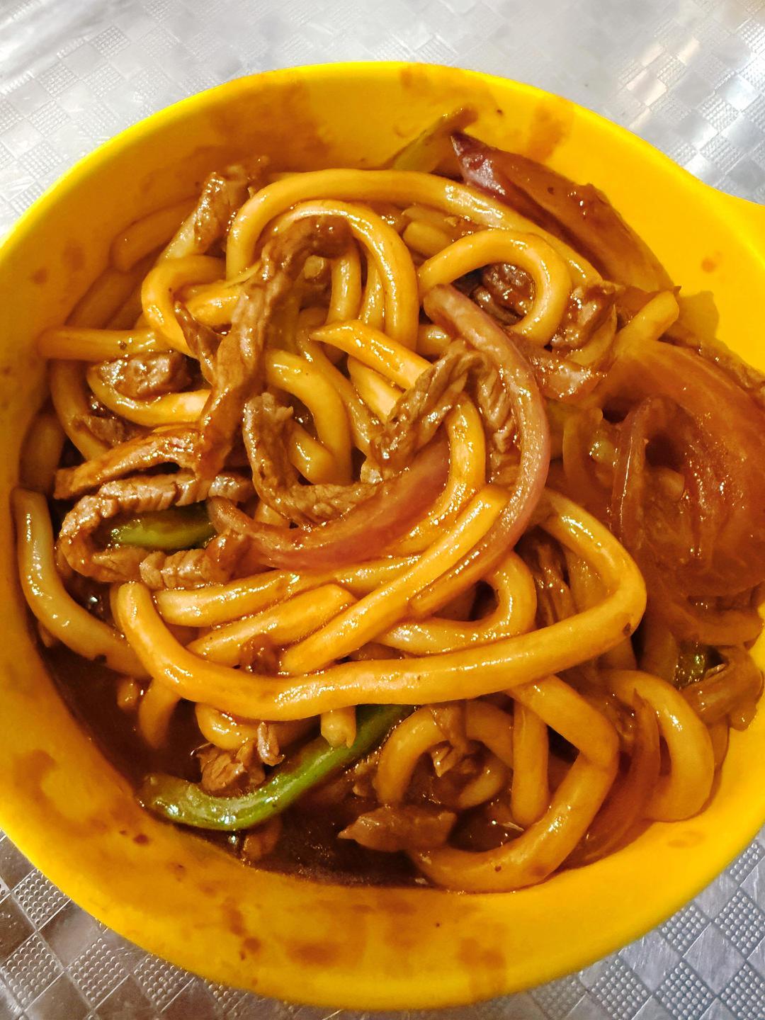 黑椒牛柳炒乌冬的做法