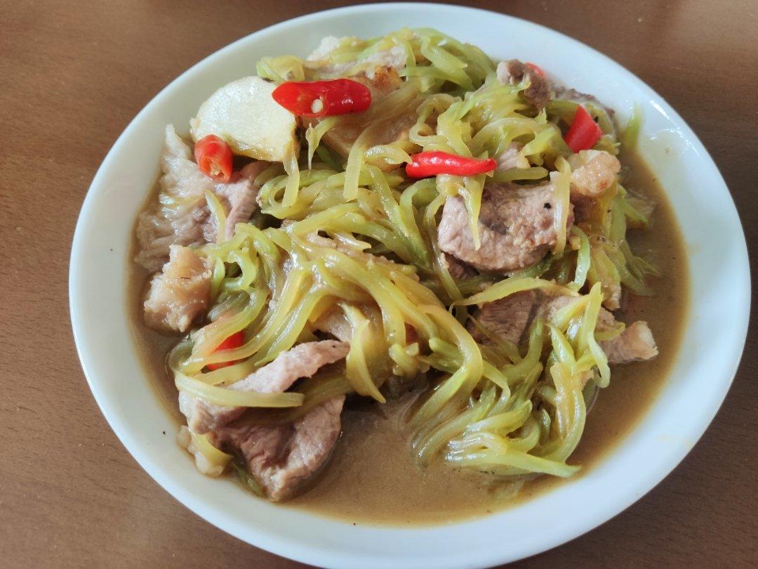超简单的莴笋炒肉