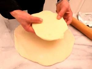 怎样制作酥皮面饼 Pâte Feuilletée的做法 步骤4