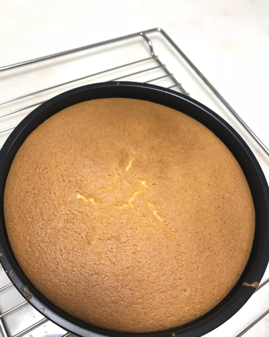 烤箱做蛋糕（戚风蛋糕的做法）