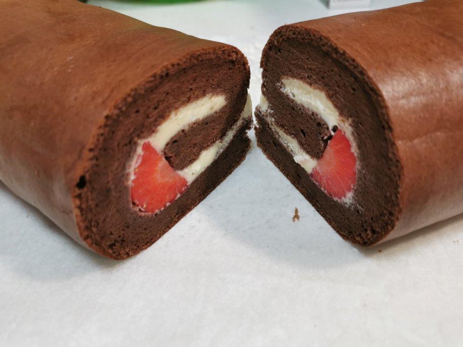 超浓郁卷不裂的巧克力蛋糕卷