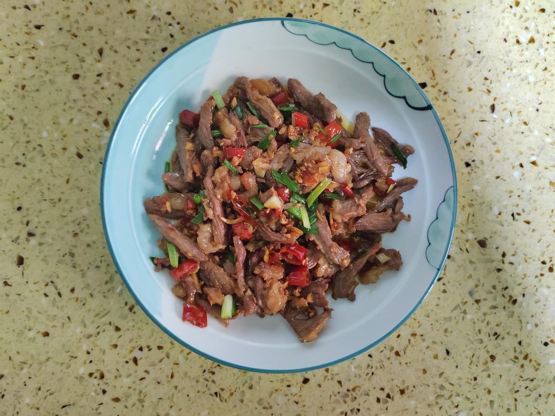 🥙香辣鲜嫩的泡椒牛肉，真的太好吃了，晚上多干了两碗饭🍚🍚，酸酸辣辣开胃的下饭菜