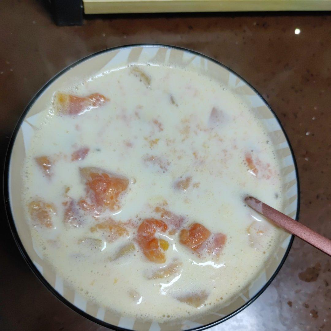 鲜奶炖木瓜