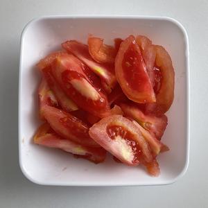 减脂低卡食谱 ｜ 番茄鸡胸滑肉疙瘩汤的做法 步骤3