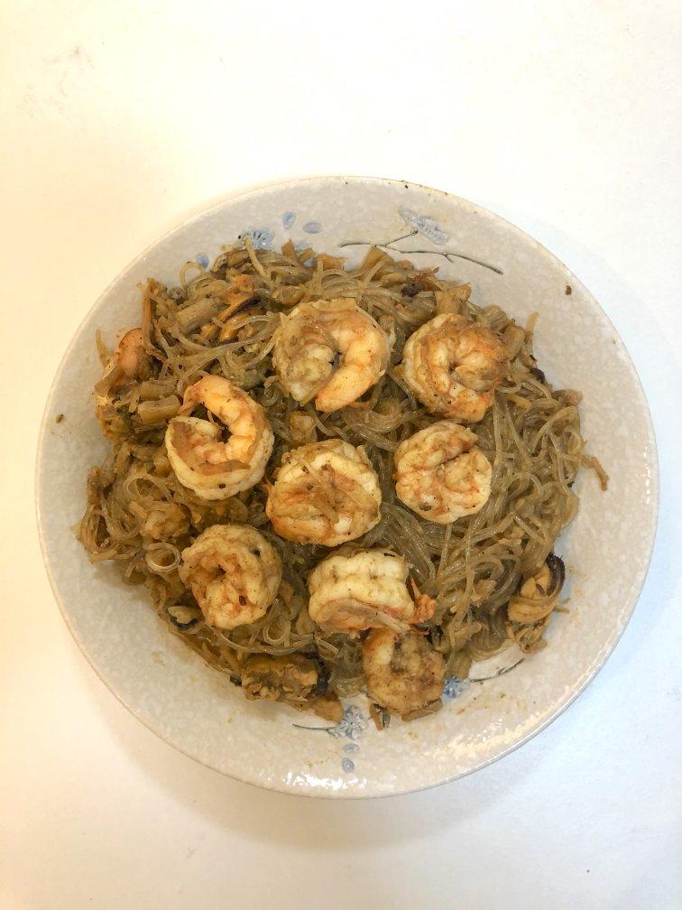 去餐厅必点的粤式虾皇粉丝煲
