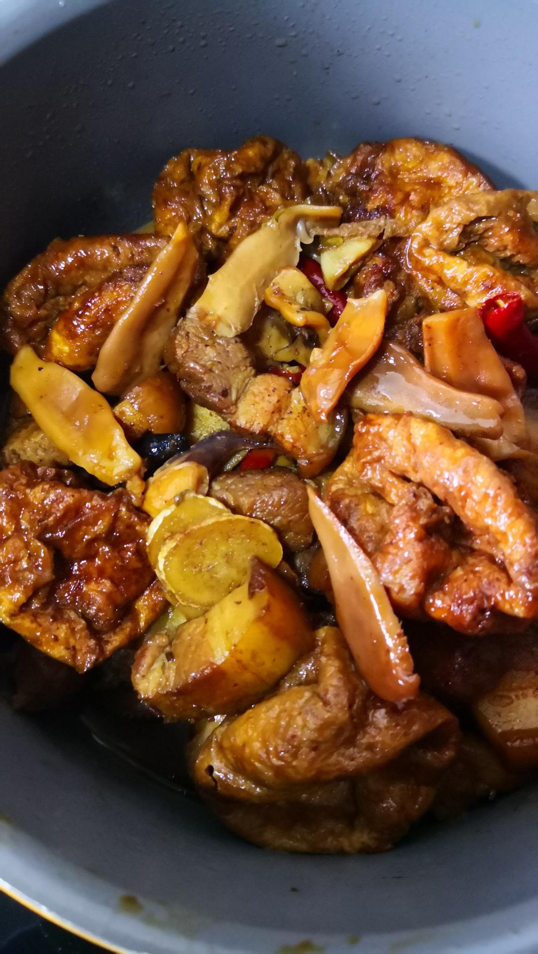 墨鱼干烧肉