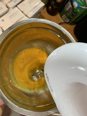 无糖蛋黄溶豆的做法 步骤3