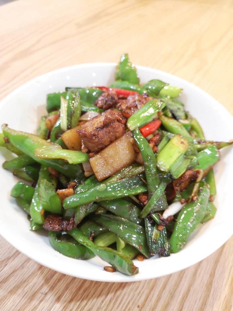 厨师长教你：“小炒肉”的家常做法，家常味很浓郁，先收藏起来