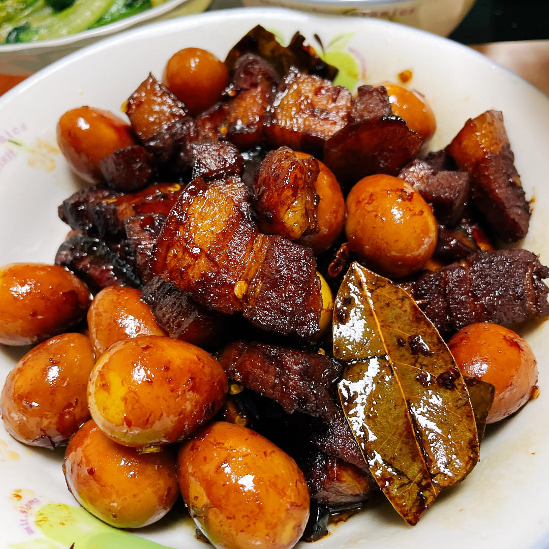 鹌鹑蛋红烧肉