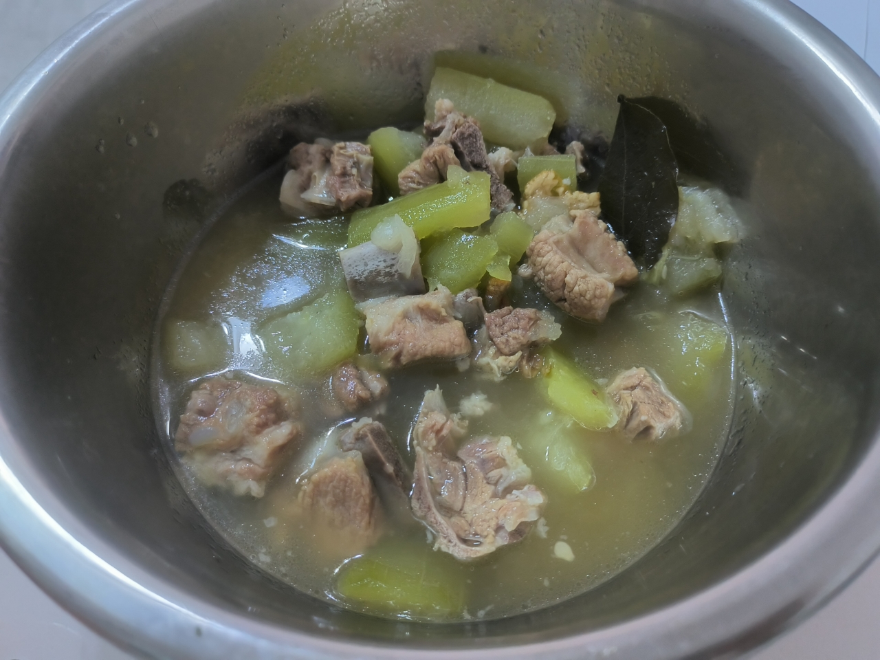 节瓜排骨汤的做法