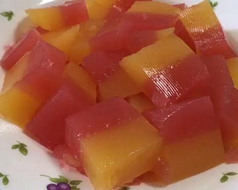 西瓜芒果味双色果冻的做法