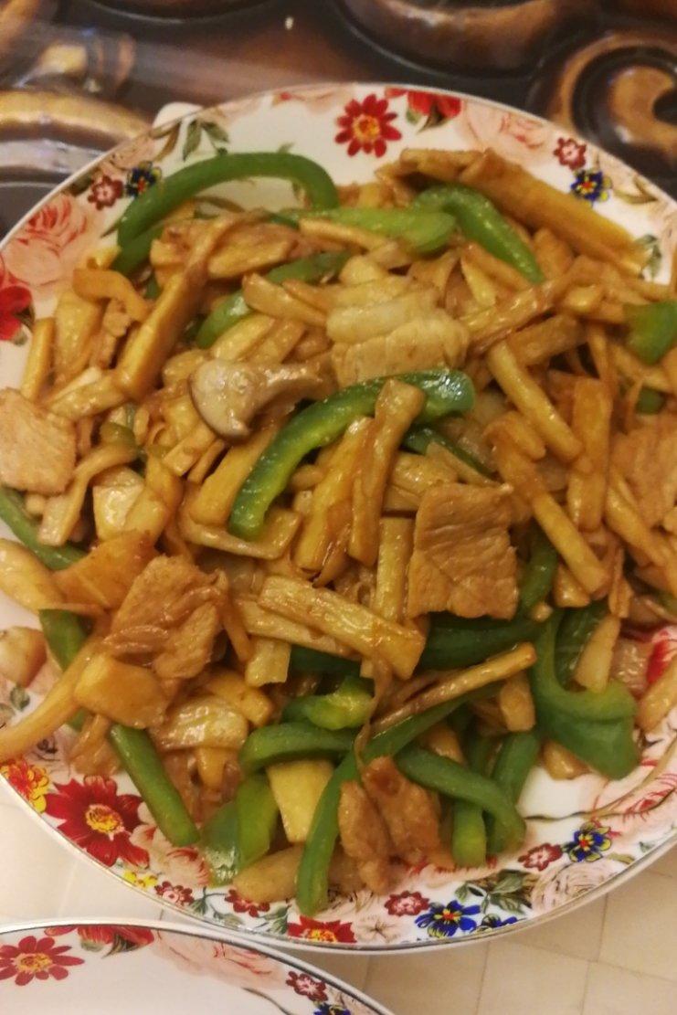 手撕杏鲍菇炒肉