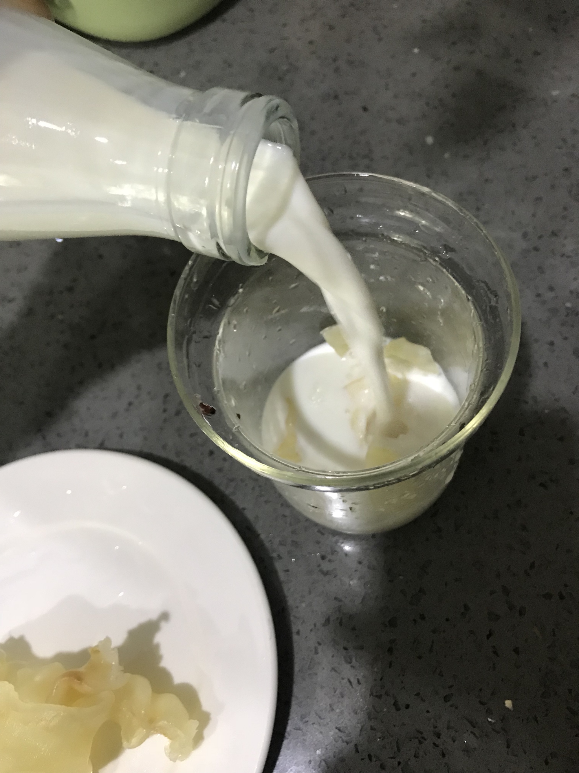 花胶炖牛奶（零腥味）的做法 步骤6