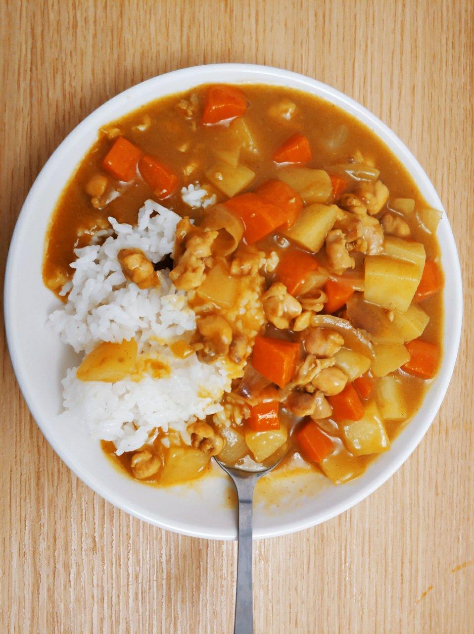 咖喱鸡块饭