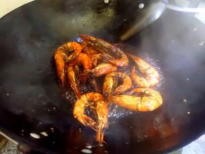 油焖酱烧黑虎虾的做法 步骤6