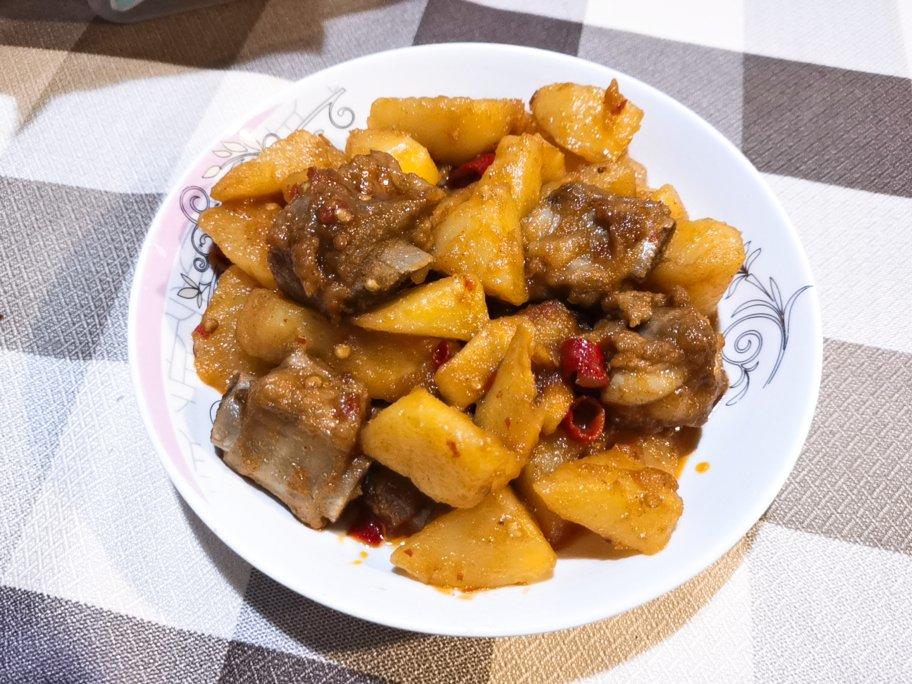 土豆炖排骨
