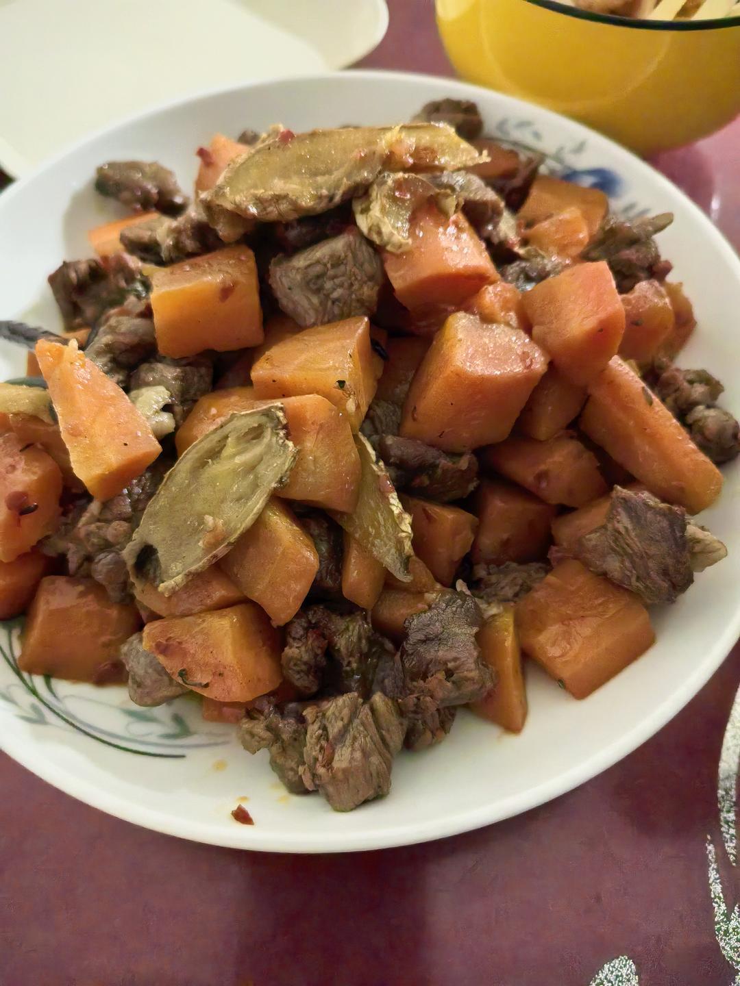 周末懒人版胡萝卜红烧牛腩