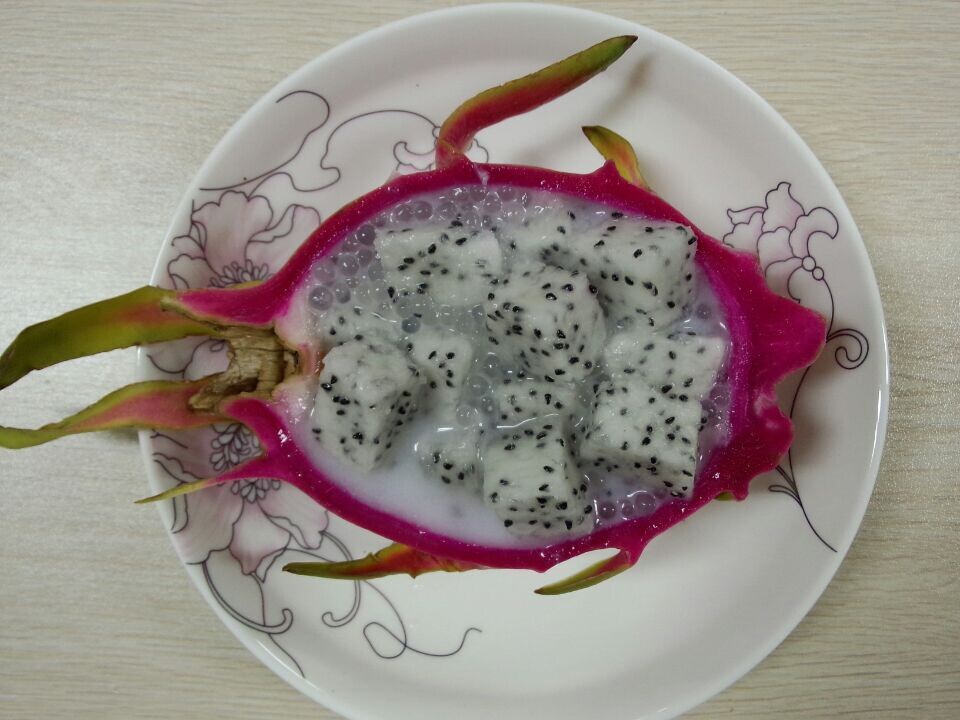 火龙果椰汁西米露