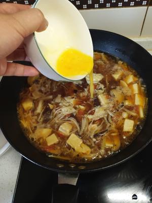 番茄菌菇豆腐汤的做法 步骤8