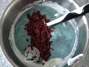 清新的蝶豆花蔓越莓蛋糕卷的做法 步骤7