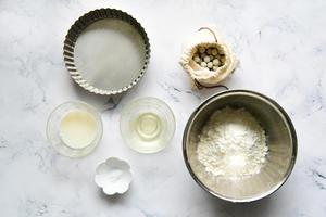 菠菜洋菇春意乳蛋饼 - 北鼎烤箱食谱的做法 步骤1