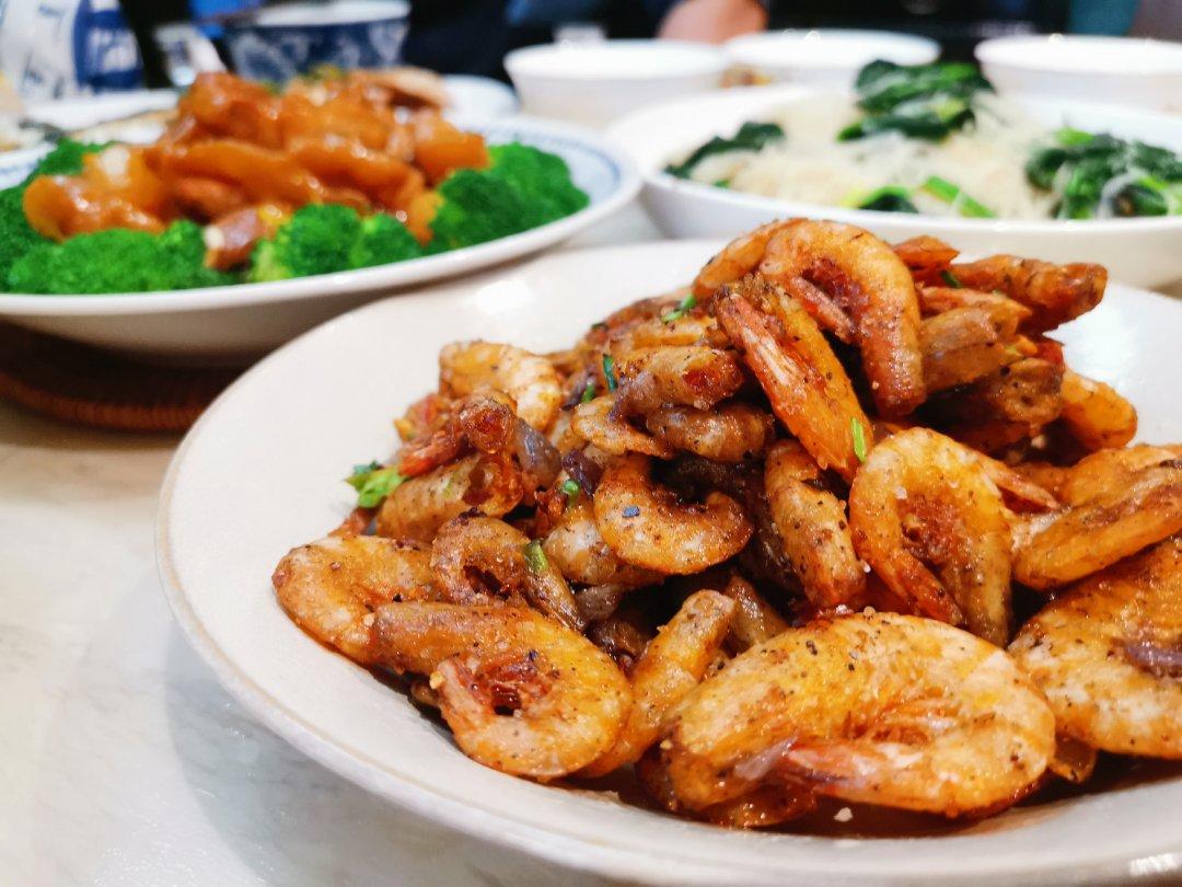 厨师长教你：“椒盐虾”的家常做法，口感酥脆味道很赞，先收藏了