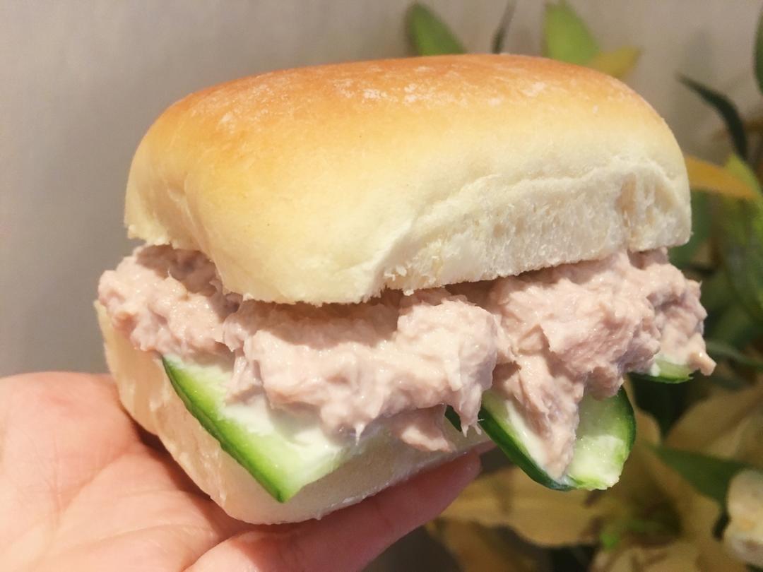 软到不知所措的牛奶卷