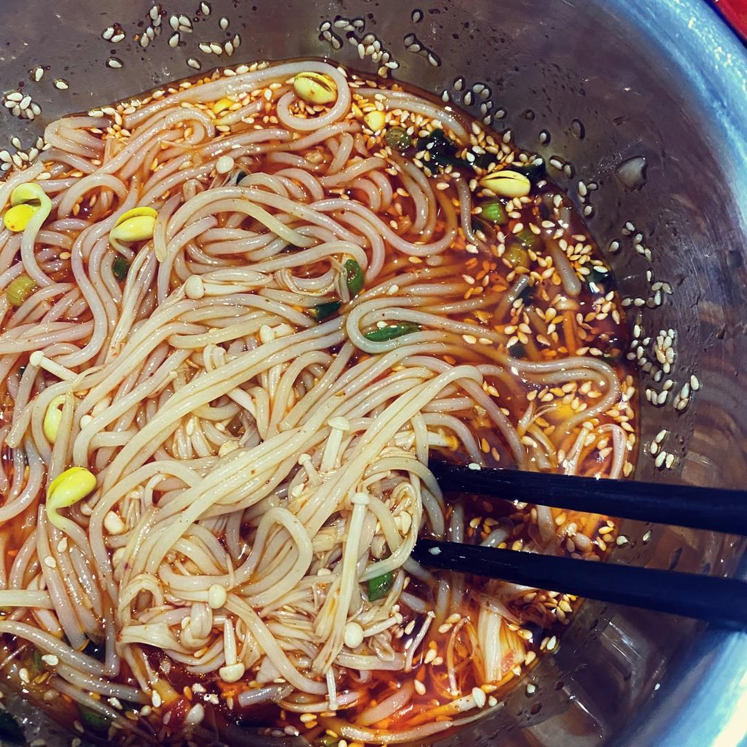 🔥巨好吃！超简单！酸辣开胃的酸汤米线