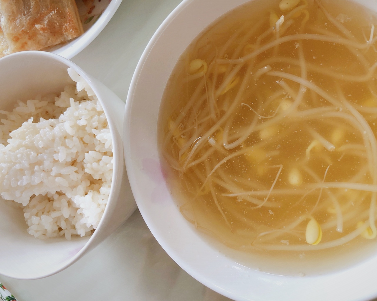 韩式盘餐之豆芽汤的做法