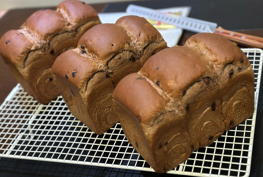 巨~巨好吃的巧克力奶油吐司