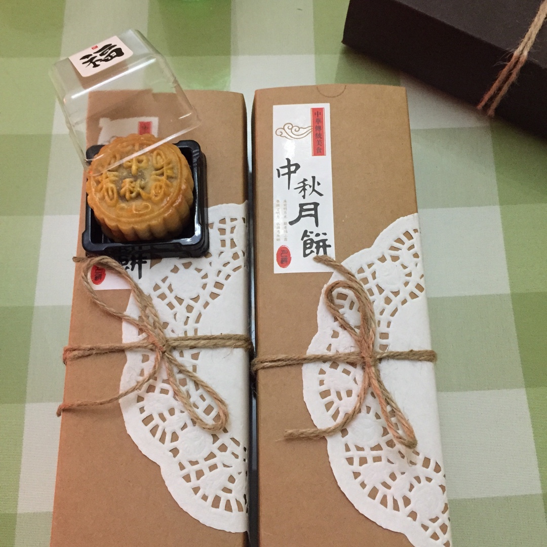广式月饼——蛋黄莲蓉月饼