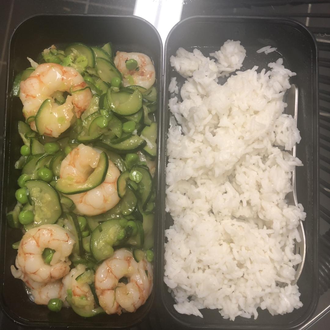 【健康三餐】虾仁西葫芦炒豌豆