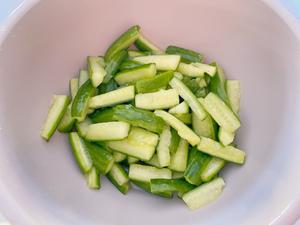 凉拌黄瓜🥒腌小黄瓜🥒减肥减脂小凉菜 无油无糖的做法 步骤4