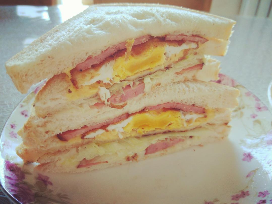 火腿芝士蛋三文治